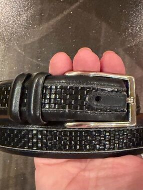 Allen Edmonds Black Woven Calfskin Leather Belt - Brass Buckle Men’s Size 42.